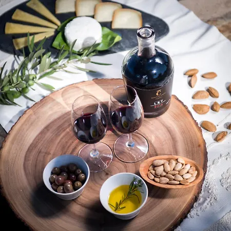 Farm stay Quinta Da Corte Valenca do Douro